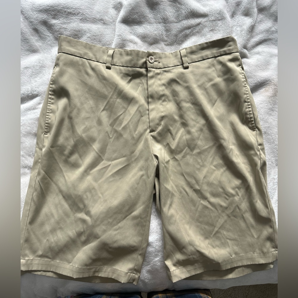Khaki Slazenger Men’s Golf Shorts Size 34